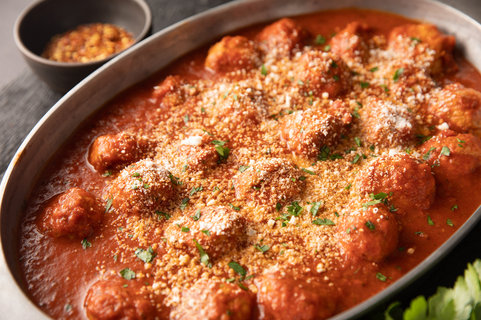 CHICKEN MEATBALLS & TOMATO SAUCE