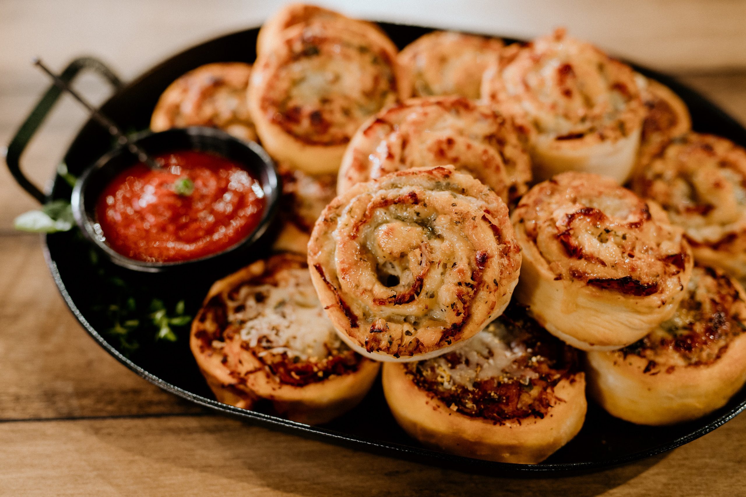 CHICKEN & PESTO PIZZA BUNS