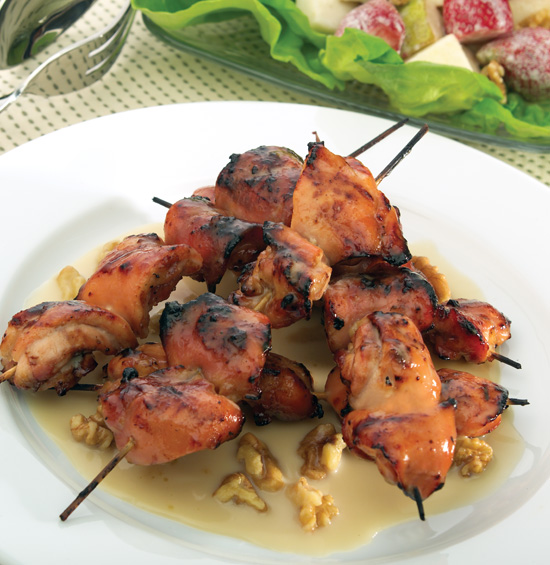 CHICKEN SKEWERS WITH MAPLE CREAM
