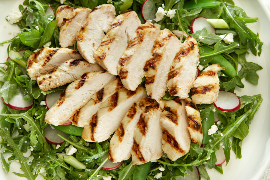 ARUGULA SALAD WITH CHICKEN & FETA