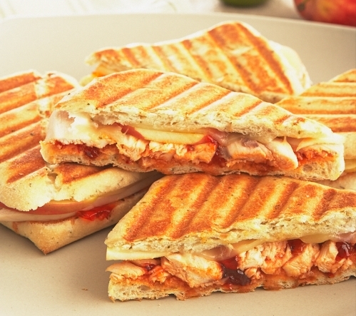 GRILLED CHICKEN AND APPLE SANDWICHES