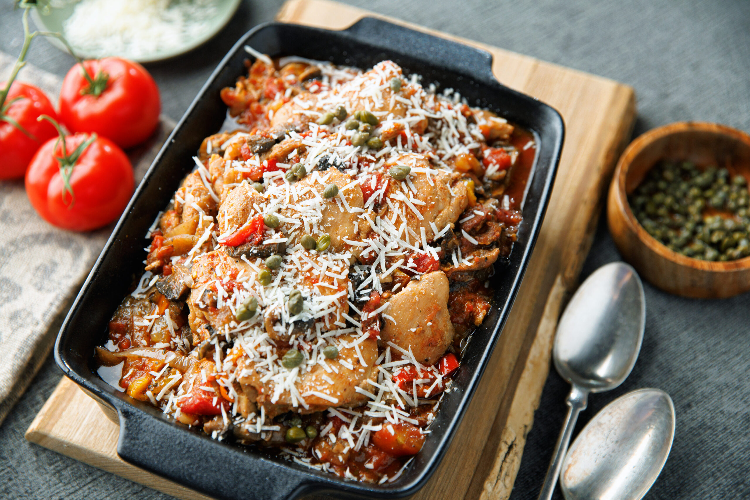 CLASSIC CHICKEN CACCIATORE