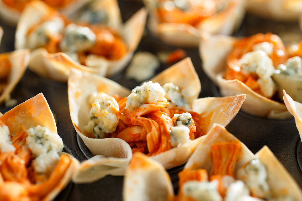 SPICY BUFFALO CHICKEN BLUE CHEESE WONTON BITES