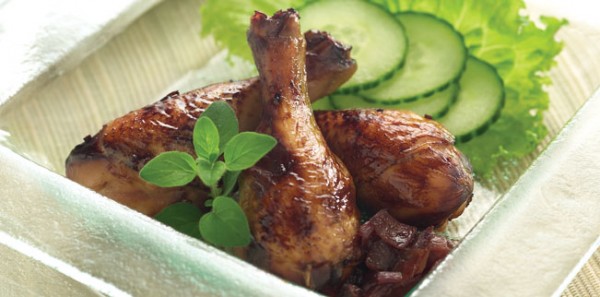 GRILLED DRUMSTICKS WITH ONION MARMALADE