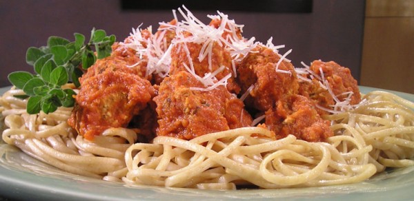PASTA AND CHICKEN MEATBALLS